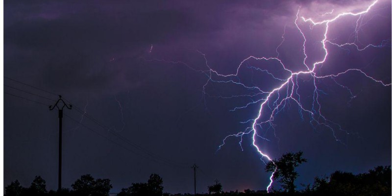 Projeto e Execução de Sistemas de Proteção contra Descargas Atmosféricas (SPDA) Projeto e Execução de Sistemas de Proteção contra Descargas Atmosféricas (SPDA)